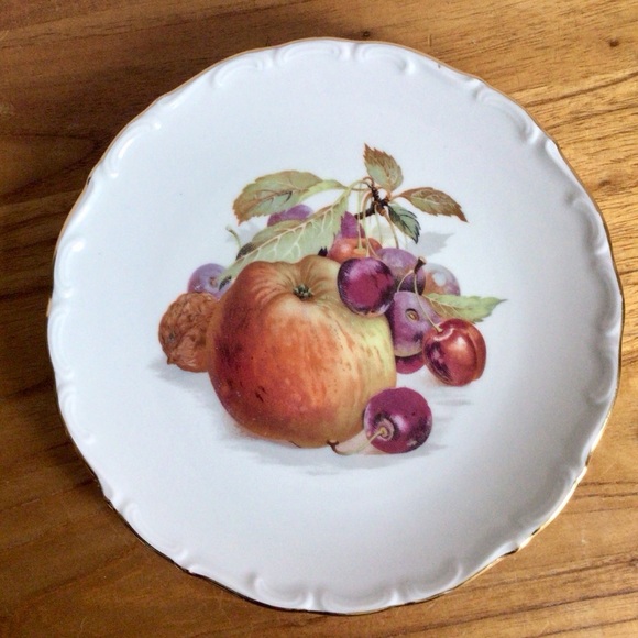 Vintage Bavaria Schumann Arzberg Fruit Motif Porcelain Plates - Set of 2 - Picture 2 of 11